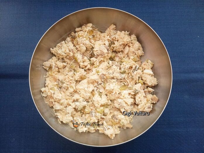 bilute piept pui ciuperci mozzarella reteta gina bradea 5 697x525 - Bilute din piept de pui, ciuperci si mozzarella