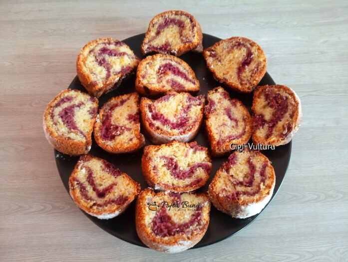 Chec marmorat cu fructe de padure