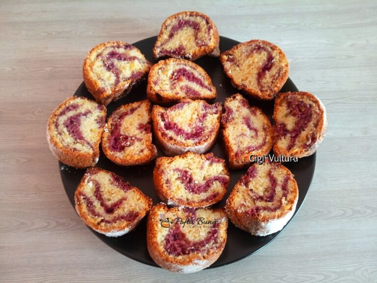 Chec marmorat cu fructe de padure