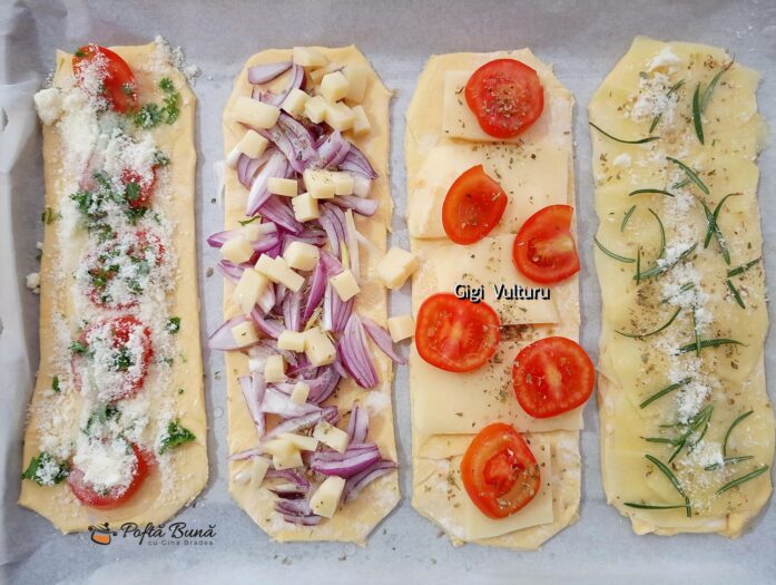 foietaj cartofi cascaval ceapa rosie rozmarin reteta gina bradea 2 697x525 - Foietaj cu cartofi, cascaval, ceapa rosie si rozmarin