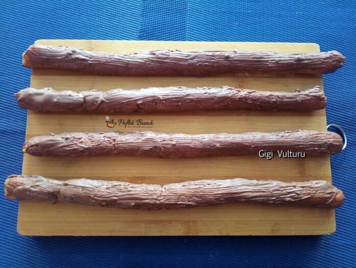 fursecuri trunchi de copac reteta gina bradea 3 697x525 - Fursecuri trunchi de copac