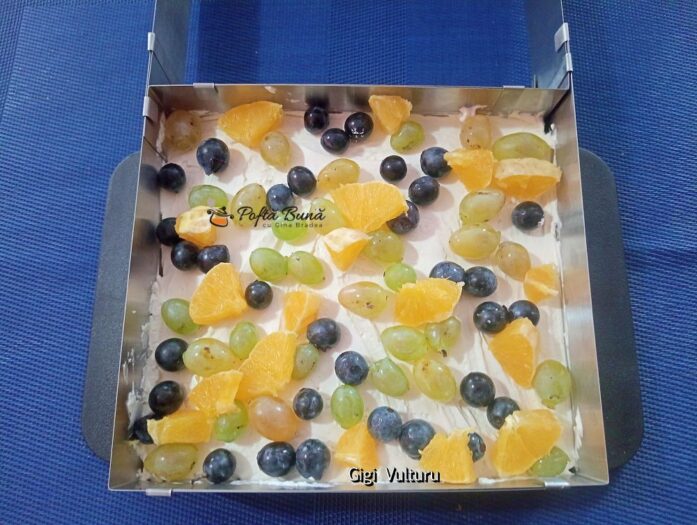 Prajitura cu gofre, mascarpone, frisca si visine