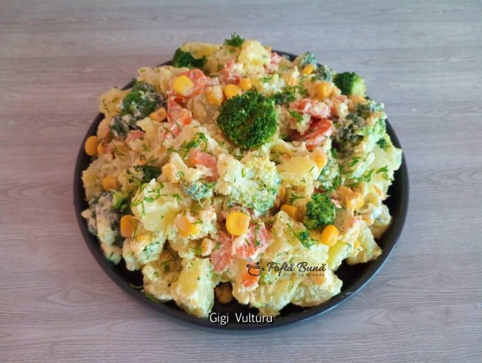 Salata de cartofi cu broccoli, morcovi si maioneza Salata de cartofi cu broccoli, morcovi si maioneza