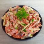 Salata de morcovi, mere, merisoare si iaurt grecesc