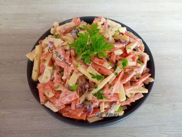 Salata de morcovi, mere, merisoare si iaurt grecesc