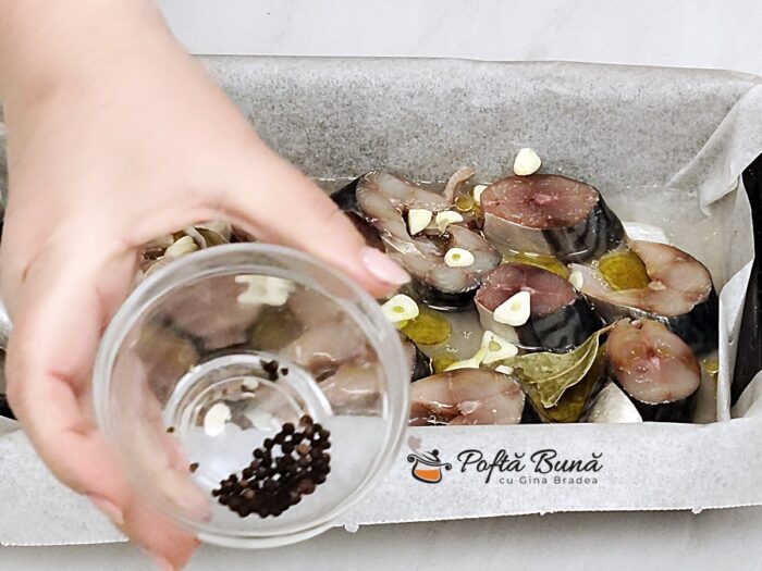 Macrou marinat la cuptor