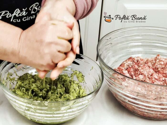 Paste cu chiftele in sos tomat