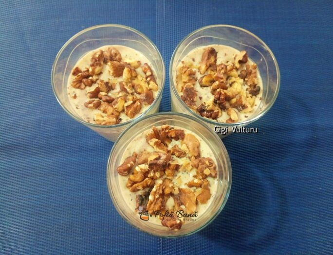 Mod de preparare pentru budinca din kiwi, seminte de chia si iaurt