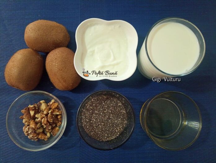 Ingrediente pentru budinca din kiwi, seminte de chia si iaurt