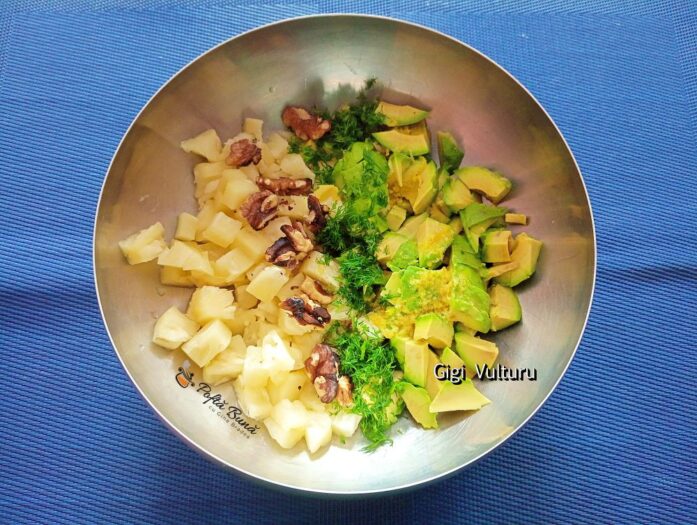 Mod de preparare pentru salata de avocado cu ananas