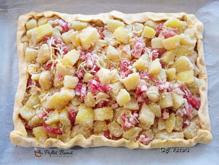 Tarta sarata din cartofi si aluat foietaj