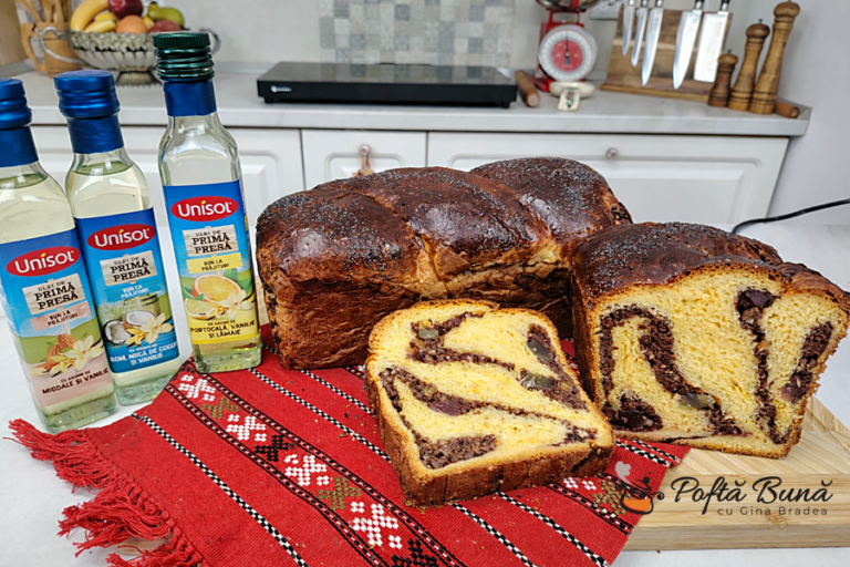 Cozonac cu aluat opărit și 10 gălbenușuri