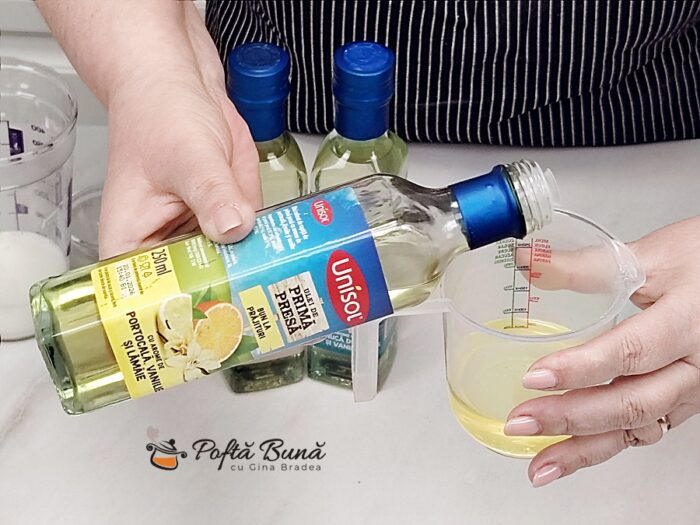 Cozonac moldovenesc cu aluat oparit si 10 galbenusuri pufos reteta gina bradea 5 700x525 - Cozonac cu aluat opărit și 10 gălbenușuri