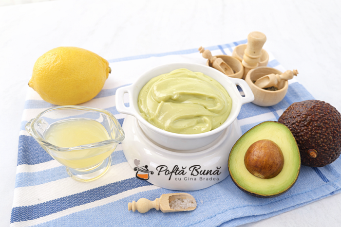 Maioneză de post din avocado cu muștar