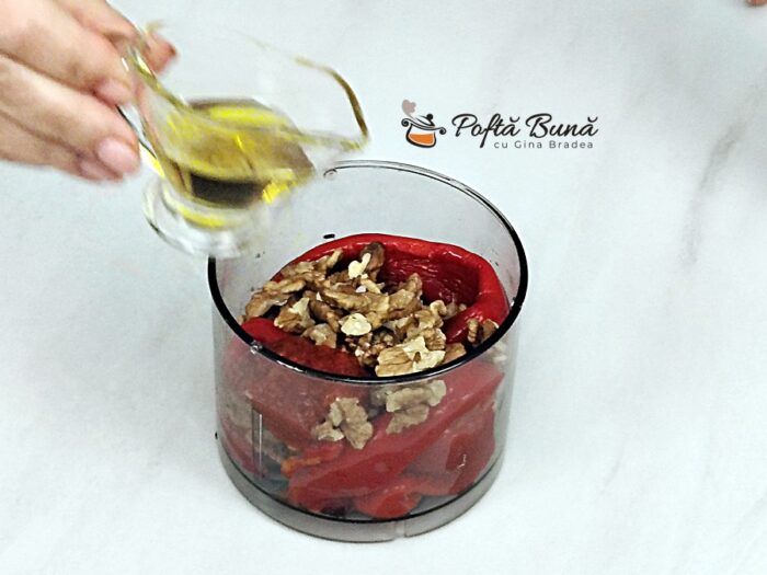 Muhammara pasta picanta de ardei copti cu nuci reteta gina bradea 5 700x525 - Muhammara pasta de ardei copti cu nuci