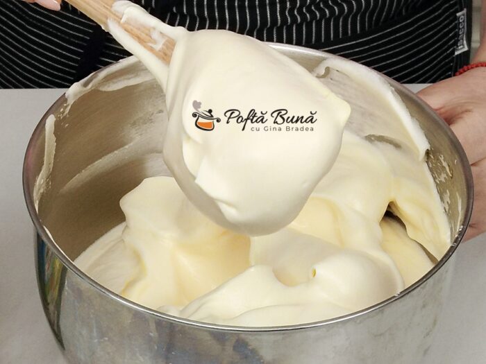 Tort cu nucă și cremă de ciocolată cu vișine