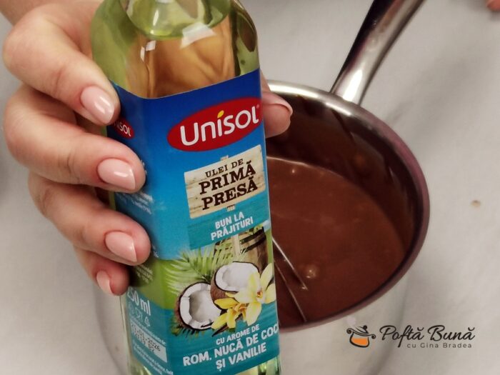 Tort cu nuca si crema de ciocolata cu visine reteta gina bradea 6 700x525 - Tort cu nucă și cremă de ciocolată cu vișine