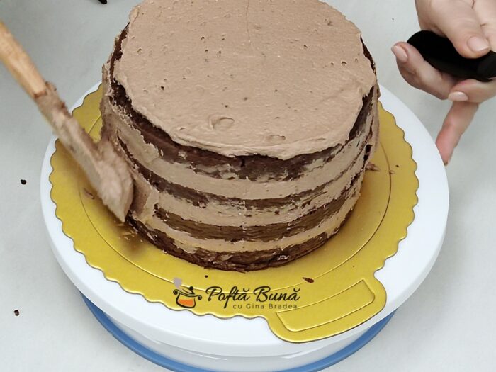 Tort cu nucă și cremă de ciocolată cu vișine