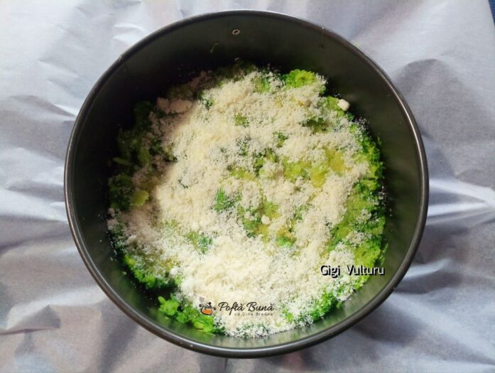 Broccoli cu ouă, ketchup și mozzarella