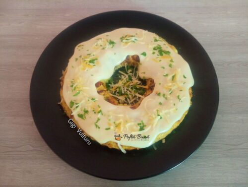 Budincă de dovlecei cu sos de parmezan