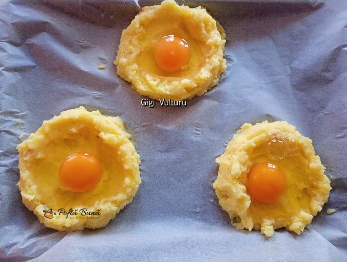 Mod de preparare pentru reteta de cartofi cu oua la cuptor