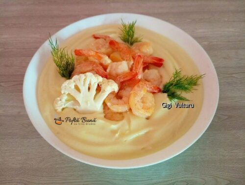 Creveti cu piure de conopida si cartofi