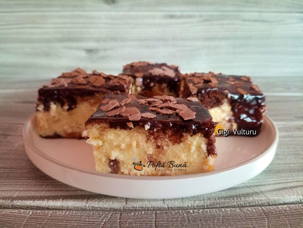 Prajitura cu branza si piersici din compot Prajitura cu branza si piersici din compot