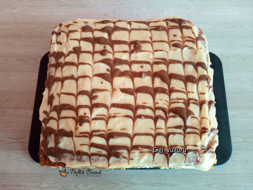 Prăjitură cu lapte condensat și scorțișoară Prăjitură cu lapte condensat și scorțișoară