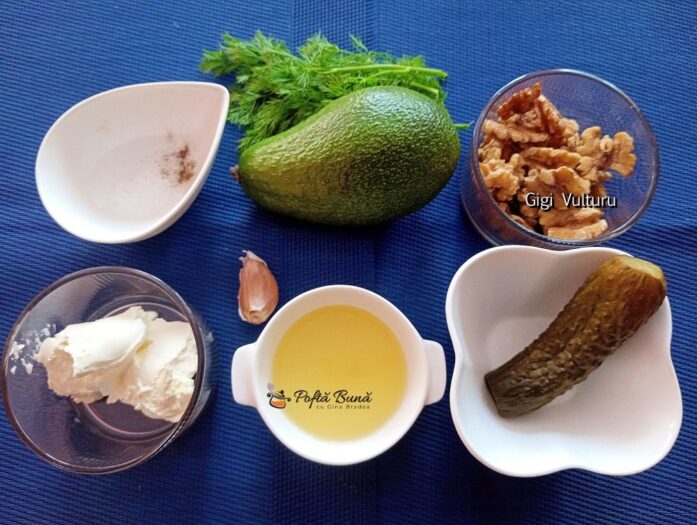 Ingrediente pentru salata de avocado, nuci si crema de branza Ingrediente pentru salata de avocado, nuci si crema de branza