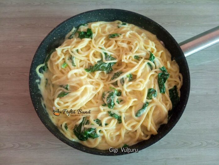 Spaghete cu lăm&acirc;ie și spanac