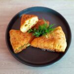 Triunghiuri cu brânză și mozzarella