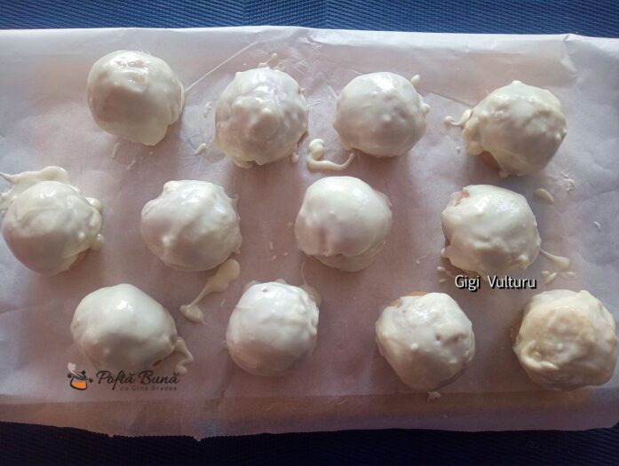 Trufe tiramisu trufe tiramisu reteta gina bradea 3 697x525 - Trufe tiramisu