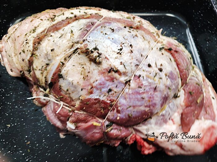 Drob &icirc;n coaste de miel &ndash; rețetă tradițională explicată pas cu pas, fragedă și suculentă