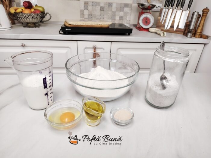 Pasca cu branza sarata cu aluat dospit pufos reteta gina bradea 1 700x525 - Pască cu br&acirc;nză sărată rețetă tradițională cu aluat dospit pufos