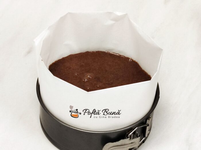 Pasca cu ciocolată fără aluat &ndash; rețetă simplă și cremoasă, explicată pas cu pas