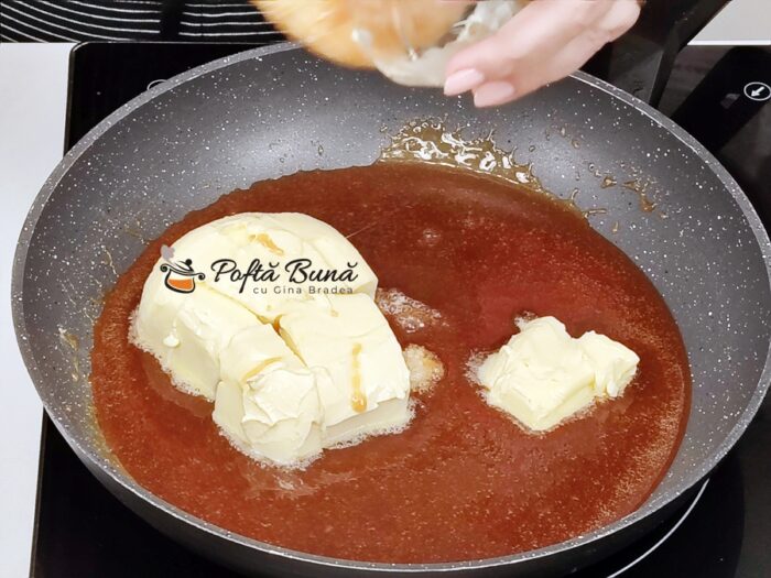 Prăjitură cu foi de napolitană și cremă caramel cu nuci