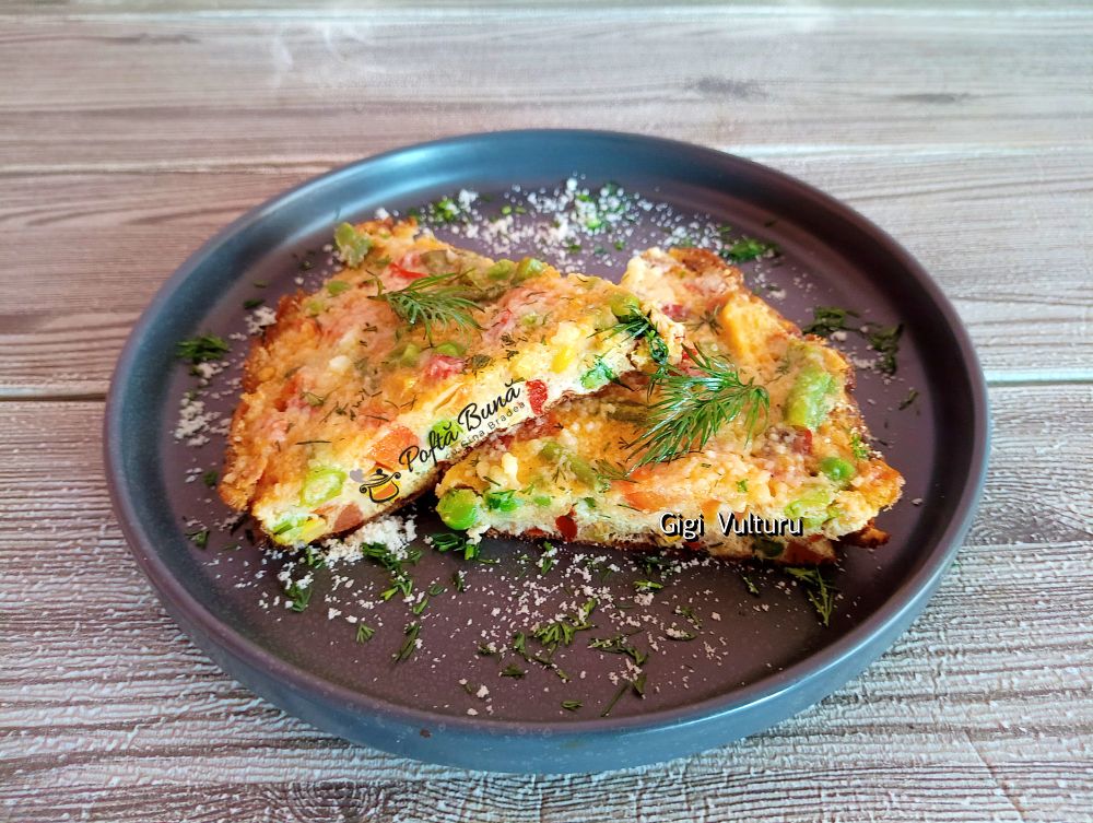 Amestec mexican cu ouă la tigaie