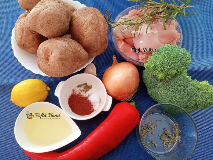 carne de pui cu cartofi ardei broccoli la cuptor reteta 4 697x525 - Carne de pui cu cartofi, ardei și broccoli la cuptor