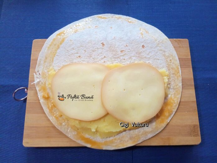 Lipii cu piure de cartofi și cașcaval afumat