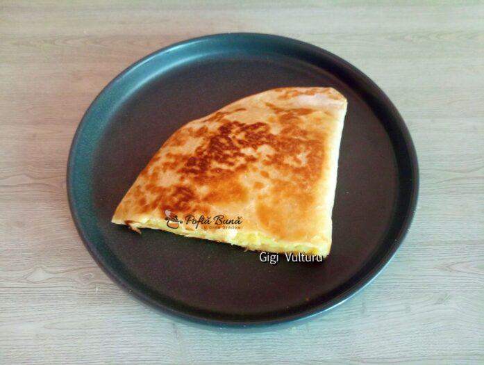 lipii cu piure de cartofi cascaval afumat reteta 3 697x525 - Lipii cu piure de cartofi și cașcaval afumat