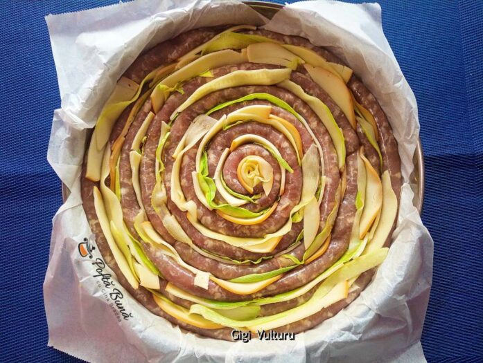 Rulouri din c&acirc;rnați cu dovlecel și cașcaval