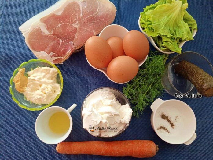 Salată cu ouă, prosciutto și sm&acirc;nt&acirc;nă