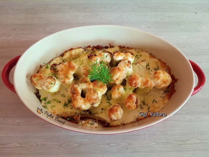 Praz cu sm&acirc;nt&acirc;nă și mozzarella la cuptor