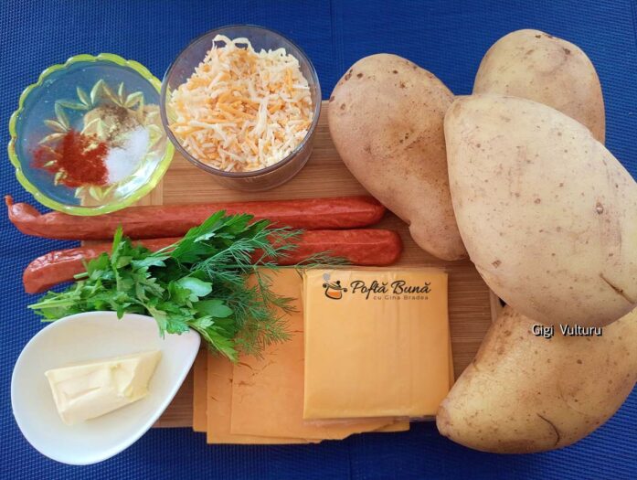Ingrediente pentru rețeta de cartofi cu brânză cheddar și cârnați cabanos