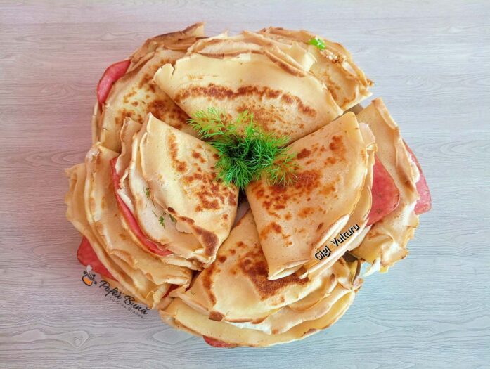 Clătite cu cremă de brânză, salam și mărar