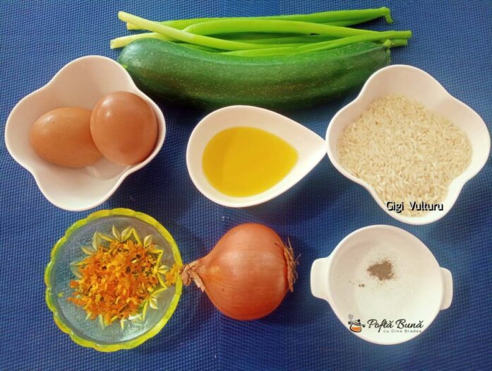 Ingrediente pentru salata de orez cu ouă și dovlecei