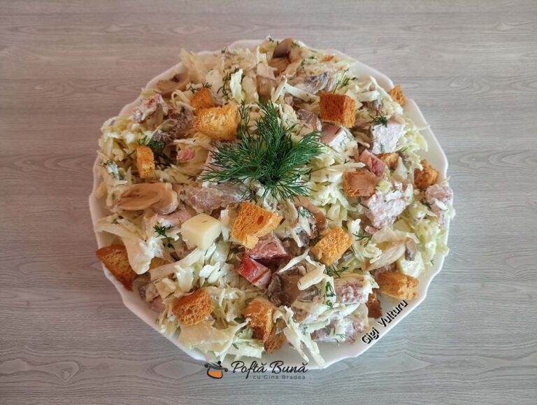 Salată de varză cu kaizer, cașcaval și ciuperci