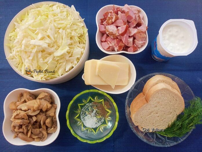 Ingrediente pentru salata de varză cu kaizer, cașcaval și ciuperci