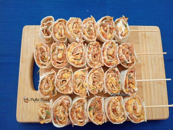 Rulouri de kebab cu carne tocată și brânză cheddar - mod de preparare Rulouri de kebab cu carne tocată și brânză cheddar - mod de preparare