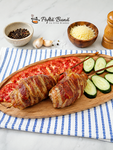 Frigărui din carne tocată cu bacon și cașcaval
